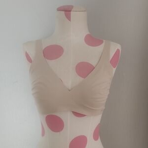 SKIMS Neutral Tone V-Neck Bra